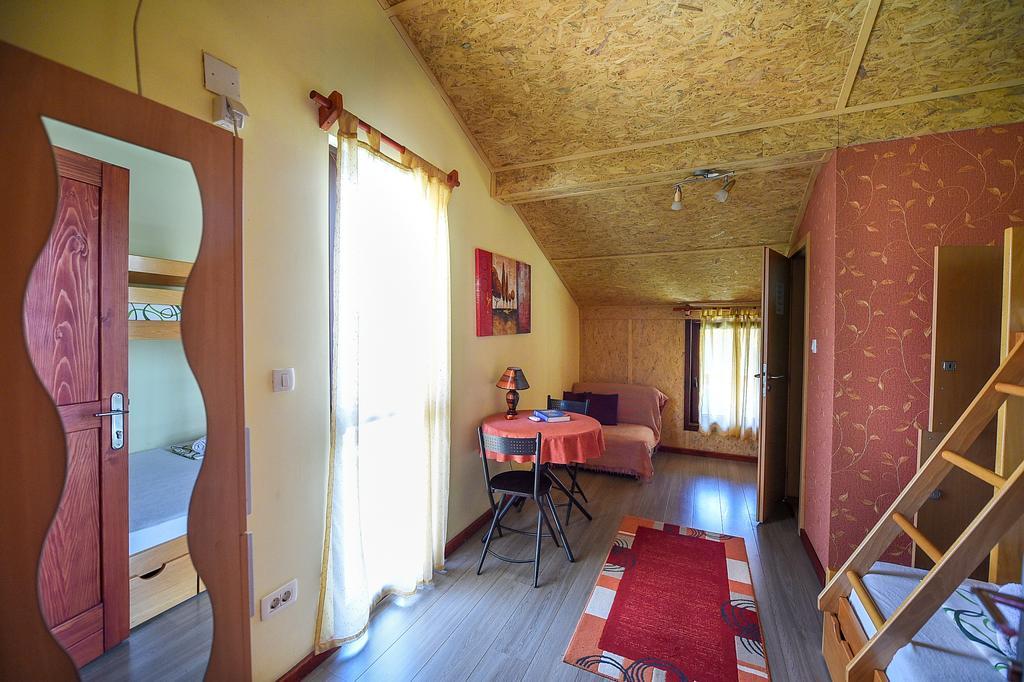 Triple Room Terrace